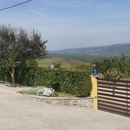 Soba Gracijela Hotel Motovun Bagian luar foto